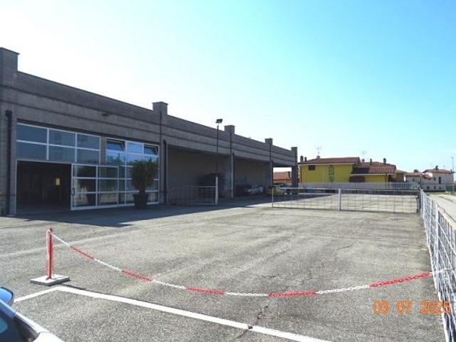 Locale Pluriuso a Cigliano Vc
