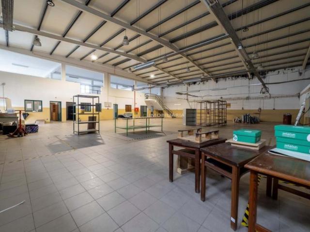 Locales Almeirim Santarém DS87511352