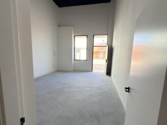 Locales comerciales en venta en Sancti Petri | Centro Comercial Tartessus | Oportunidad de inversión