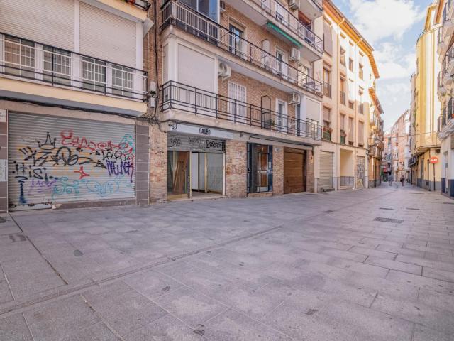 LOCALES COMERCIALES JUNTO A GRAN VIA