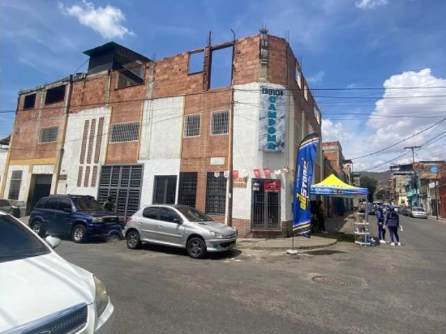 LOCALES EN EL CEMENTERIO