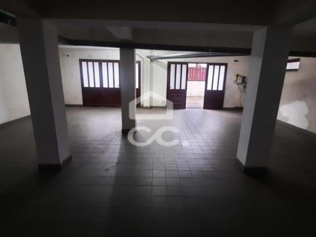 Locales Gondomar Porto DS85309773