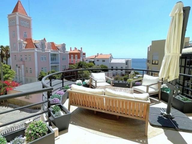 Localização privilegiada em frente ao mar em condomínio com. 210m² Cascais e Estoril