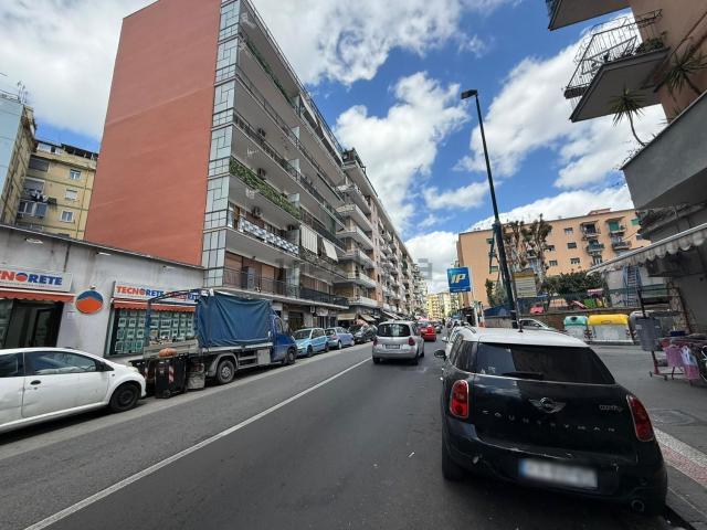 Locali o capannoni in affitto di 47 m² in Viale Cavalleggeri D&apos Aosta, 49