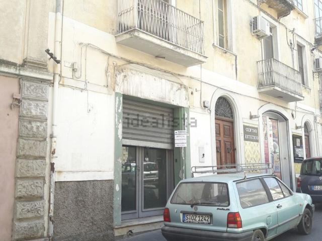 Locali o capannoni in affitto di 50 m² in Via Ettore e Ruggero de Medici