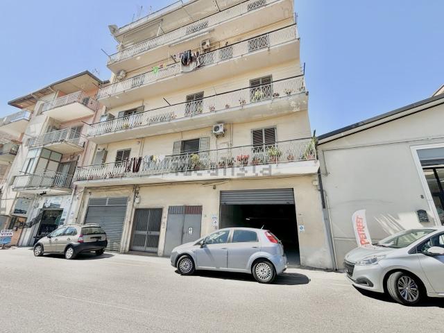 Locali o capannoni in affitto di 50 m² in Via Nicola Nicotera
