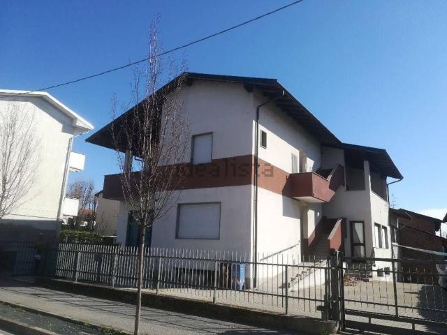 Locali o capannoni in affitto di 133 m²