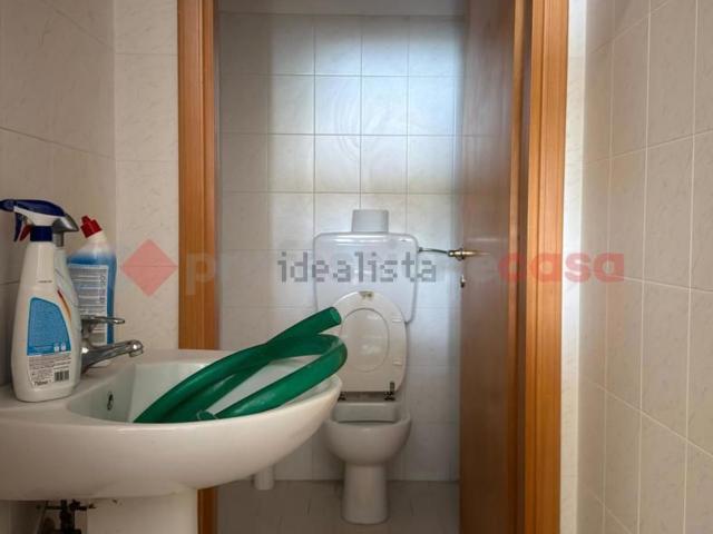 Locali o capannoni in affitto di 154 m² in Via Don Luigi Sturzo