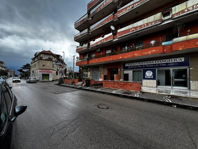 Locali o capannoni in affitto di 160 m² in Via Pozzillo, 34