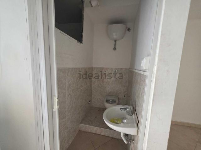 Locali o capannoni in affitto di 30 m² in Via Teatro, 15