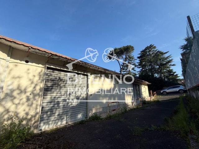 Locali o capannoni in affitto di 390 m² in Via di Casal del Marmo, 164