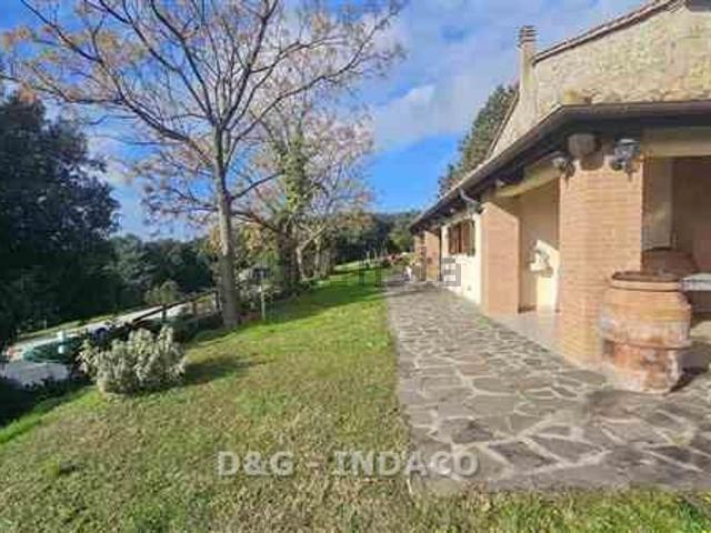 Locali o capannoni in vendita di 400 m²