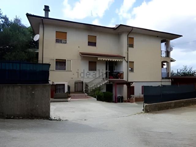 Locali o capannoni in vendita di 400 m²
