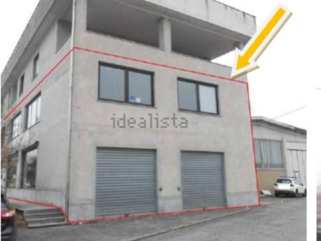 Locali o capannoni in vendita di 404 m² in Via Giovanni Amendola
