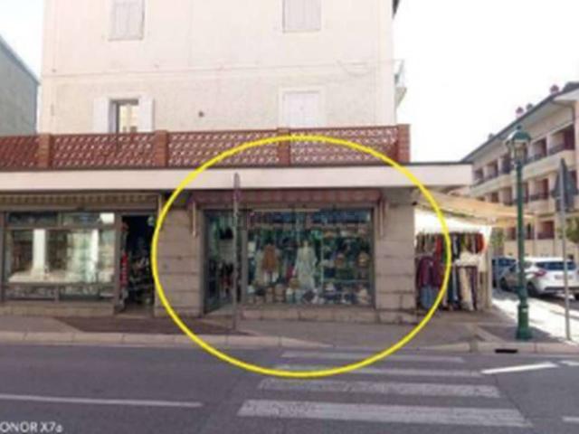 Locali o capannoni in vendita di 40 m² in Via Alessandro Manzoni