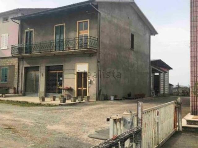 Locali o capannoni in vendita di 420 m² in Località Rigutino Ovest