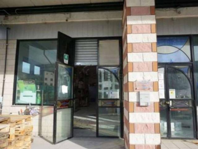 Locali o capannoni in vendita di 421 m² in Contrada Cardito