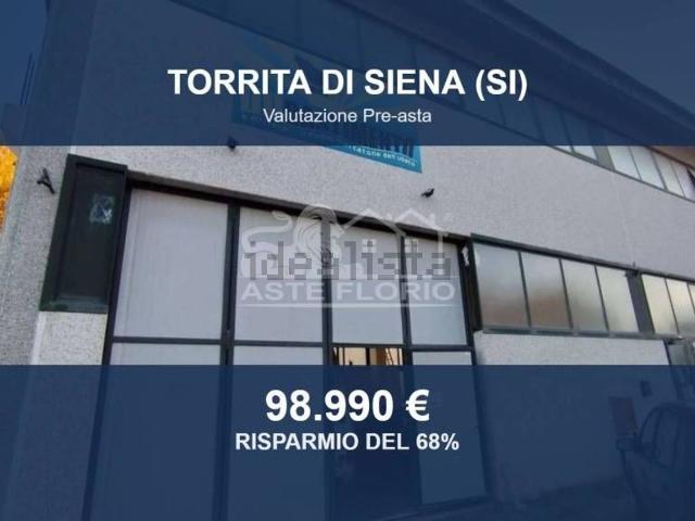 Locali o capannoni in vendita di 446 m² in Via Lauretana Sud