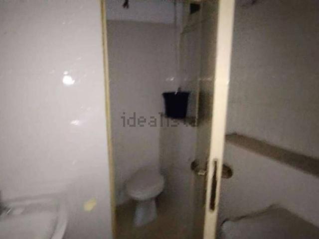 Locali o capannoni in vendita di 44 m² in Via Enrico Pessina, 81
