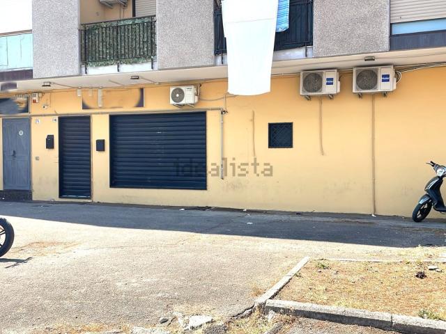 Locali o capannoni in vendita di 44 m² in Via Pio la Torre, 18