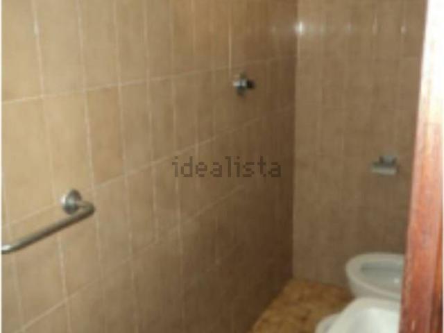 Locali o capannoni in vendita di 459 m² in Via Teano
