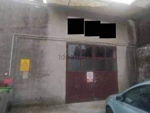 Locali o capannoni in vendita di 490 m² in Via Alessandro Manzoni