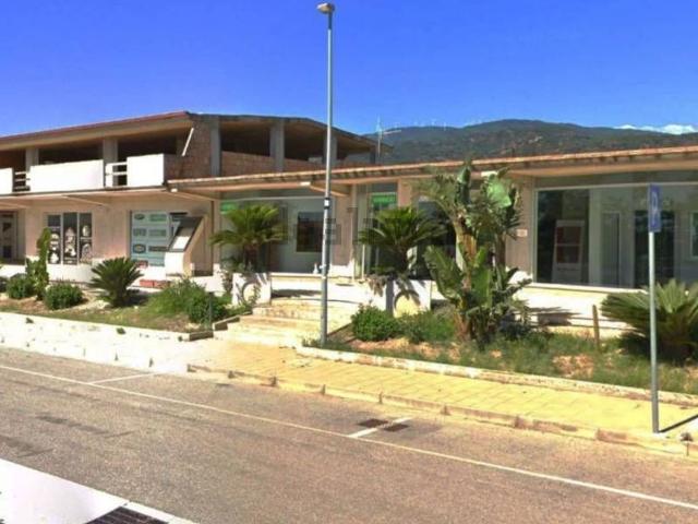 Locali o capannoni in vendita di 494 m² in Via Nazionale