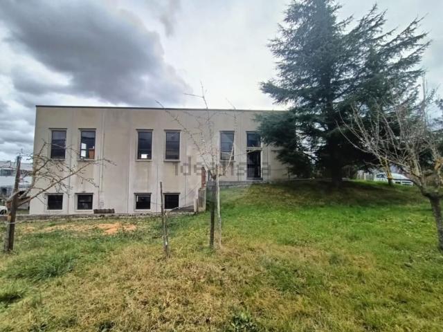 Locali o capannoni in vendita di 500 m² in Via Provinciale, 18