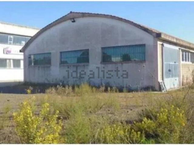 Locali o capannoni in vendita di 507 m² in Via Cassia Sud