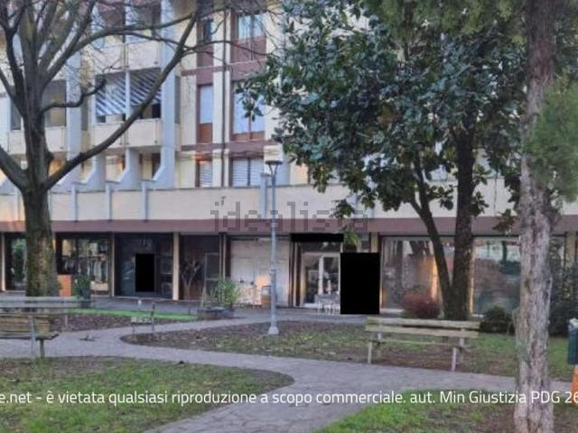 Locali o capannoni in vendita di 50 m² in Piazzale Giovanni XXIII, 3