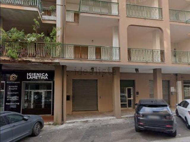 Locali o capannoni in vendita di 50 m² in Viale dei Mille