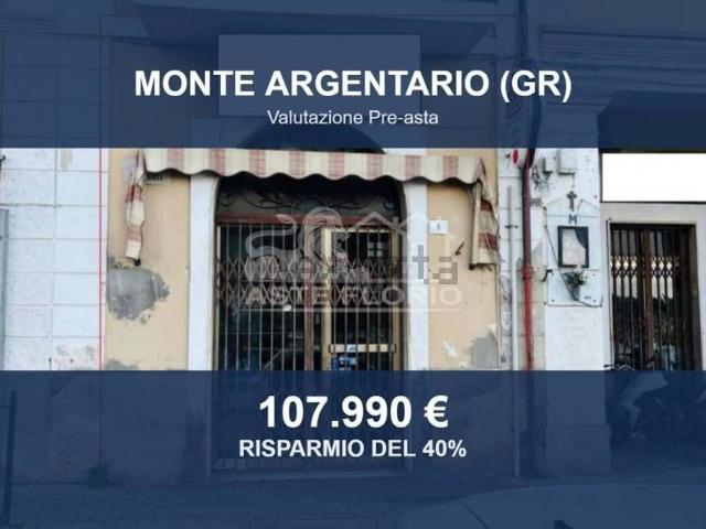 Locali o capannoni in vendita di 52 m² in Via Cuniberti, 8