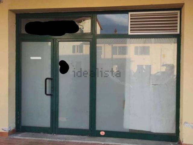 Locali o capannoni in vendita di 57 m² in Via I° Maggio, 27