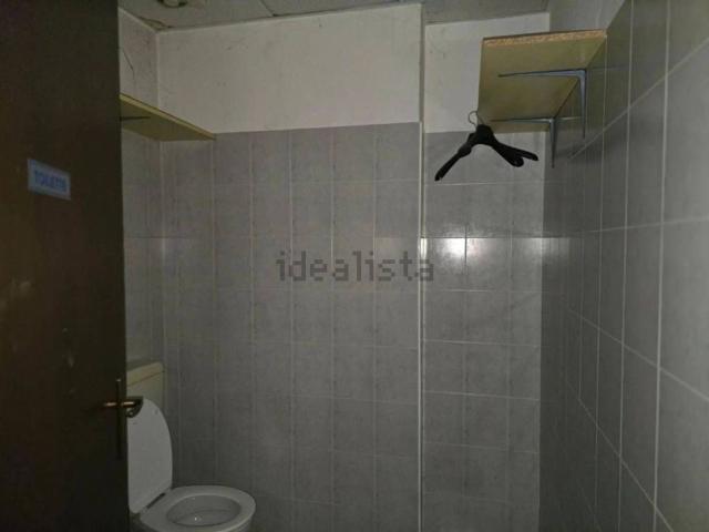 Locali o capannoni in vendita di 54 m² in Via Orlando Scavazza, 1769