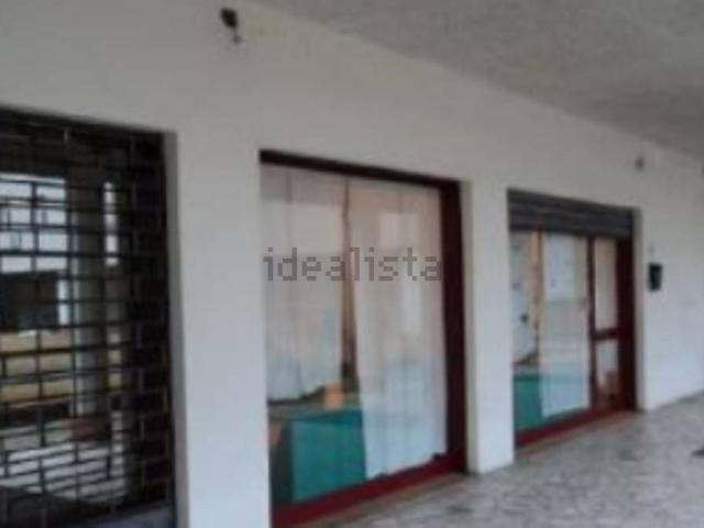 Locali o capannoni in vendita di 55 m² in Viale Sanremo, 41
