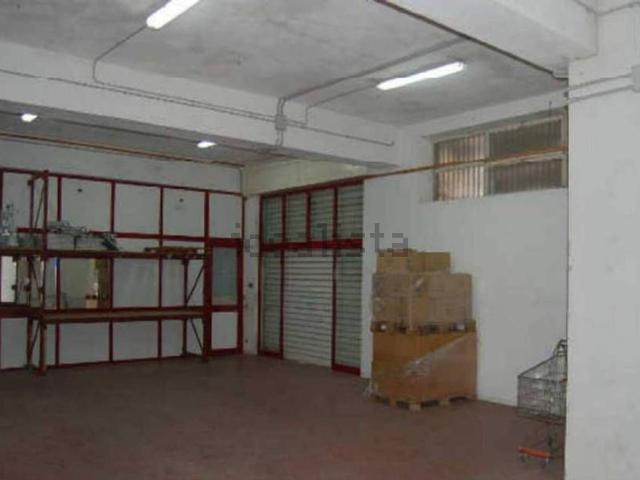 Locali o capannoni in vendita di 576 m² in Via dei Bizantini