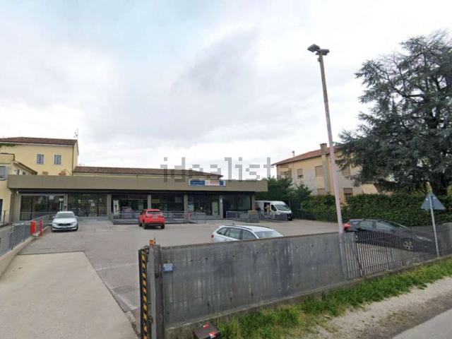 Locali o capannoni in vendita di 580 m² in Via Pozzetto
