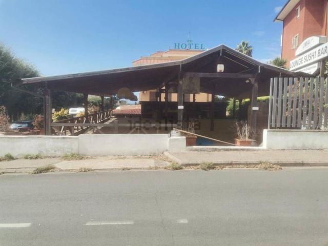 Locali o capannoni in vendita di 587 m² in Via Palmiro Togliatti