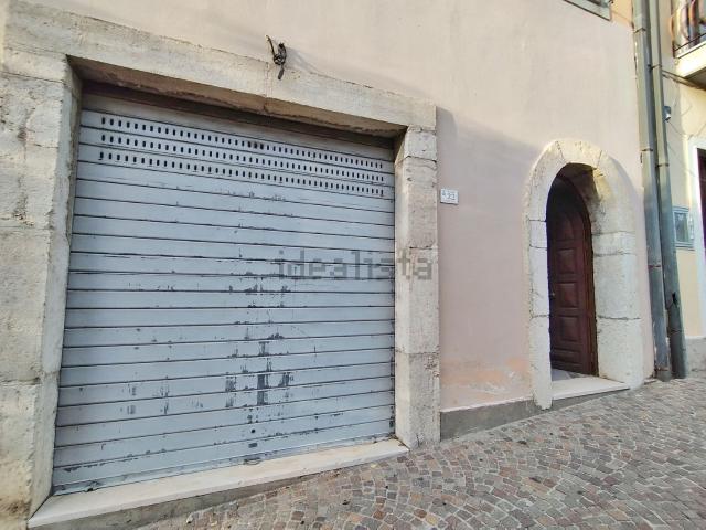 Locali o capannoni in vendita di 63 m² in Via Gregorio Ronca, 22