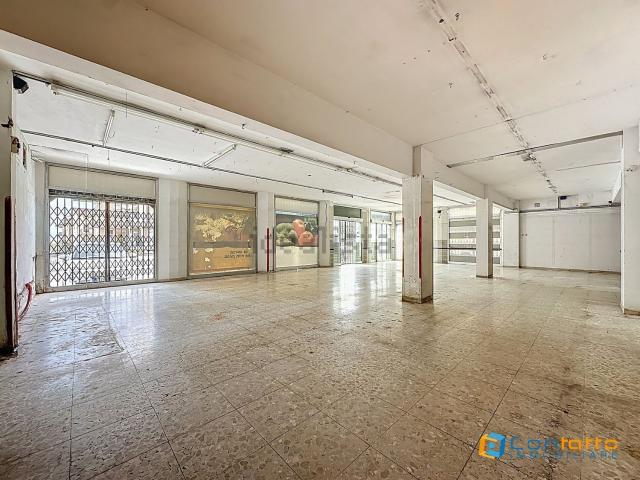Locali o capannoni in vendita di 600 m² in Via Adriatica Nord, 1