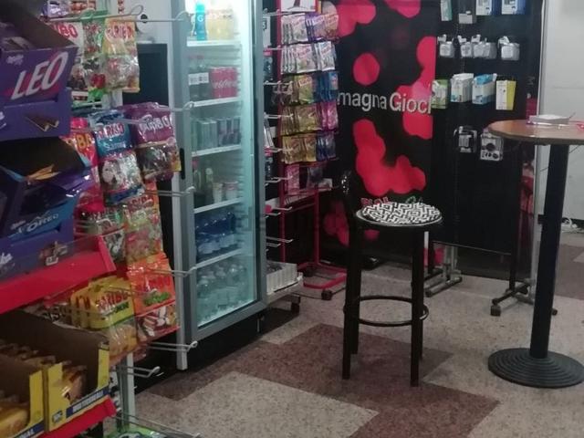 Locali o capannoni in vendita di 60 m² in Piazza Sanguinetti, 220