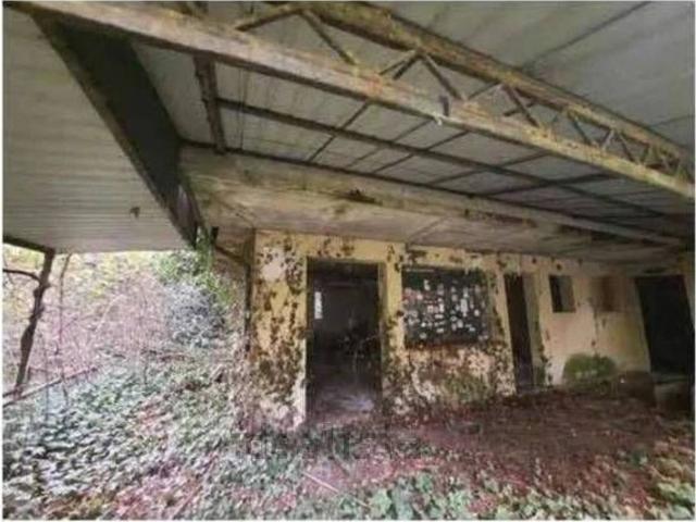 Locali o capannoni in vendita di 6320 m² in Via Poggilupi, 162