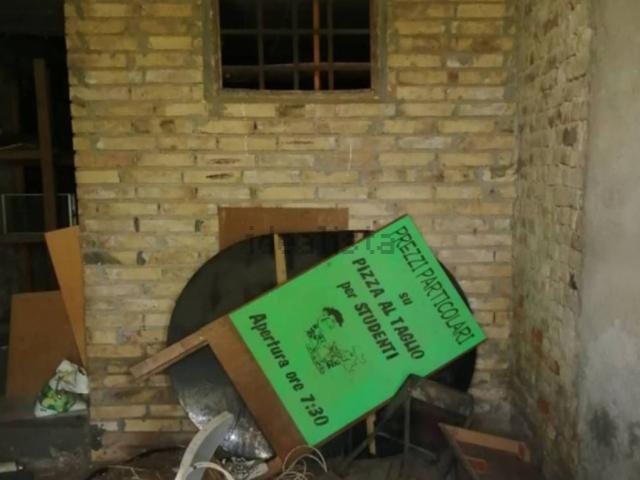 Locali o capannoni in vendita di 67 m² in Via Giuseppe Garibaldi