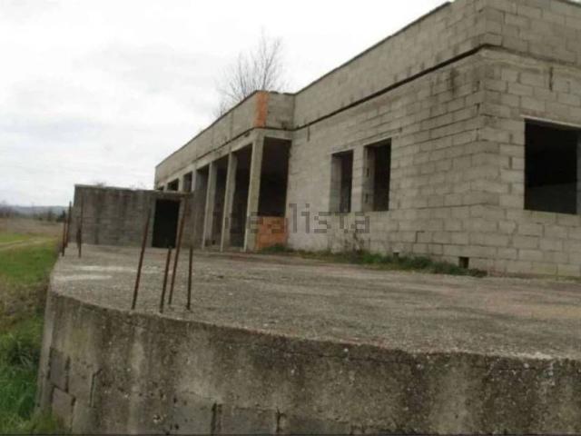 Locali o capannoni in vendita di 640 m² in Località San Sebastiano