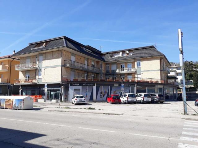 Locali o capannoni in vendita di 655 m² in Borgo Andrea Costa