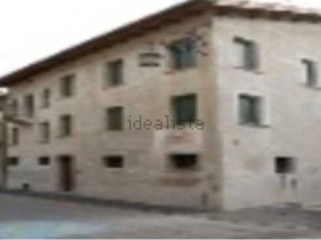 Locali o capannoni in vendita di 696 m² in Via Lorenzo Luzzo, 10