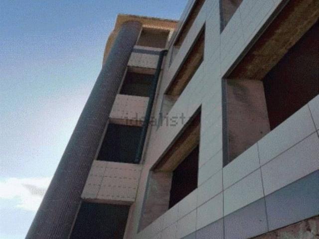 Locali o capannoni in vendita di 720 m² in Via Alessandro Volta