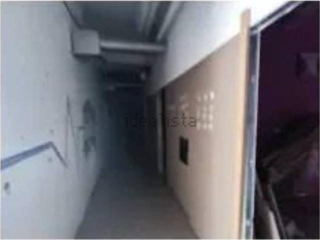 Locali o capannoni in vendita di 735 m² in Via dell&apos Aeronautica, 1