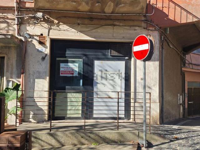 Locali o capannoni in vendita di 75 m² in Largo Paolo Ruffini