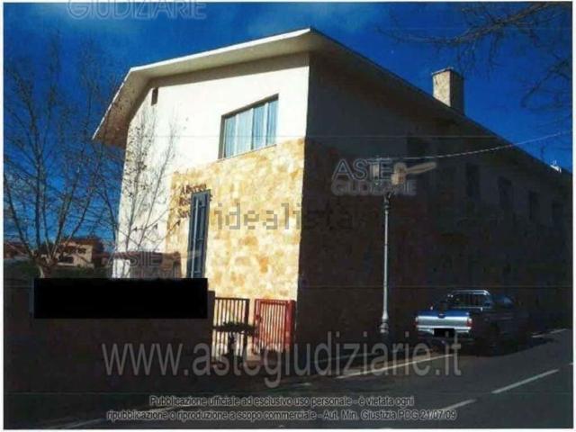 Locali o capannoni in vendita di 787 m² in Corso G. Garibaldi, 107